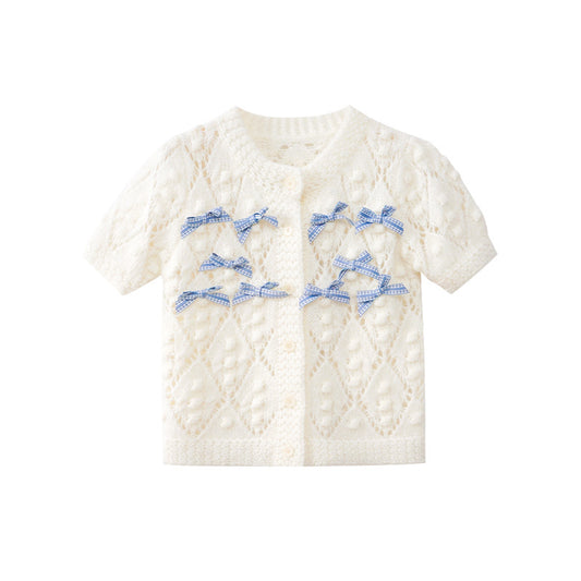 Short sleeved knitted sweater