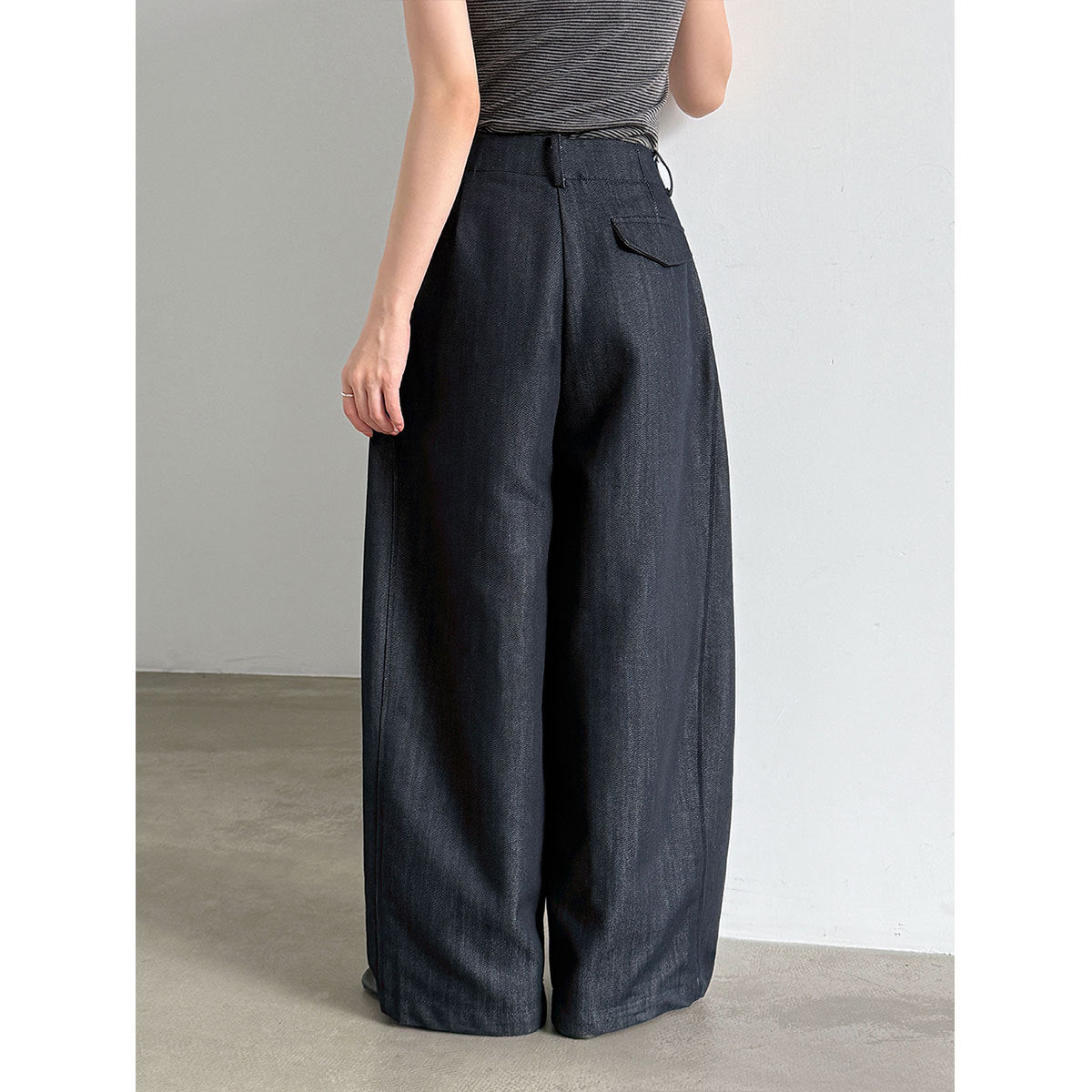 Drapey High-Waisted Slimming Trousers