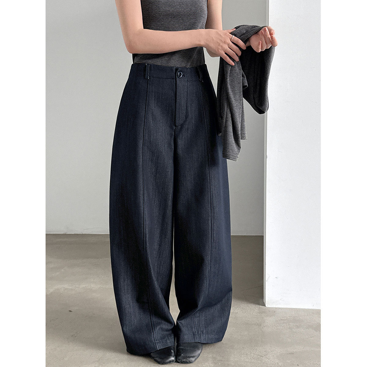 Drapey High-Waisted Slimming Trousers